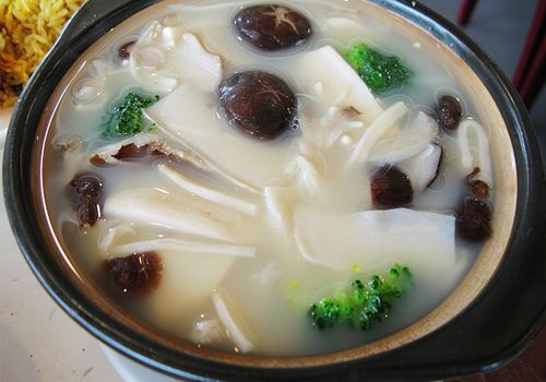 芹菜炒鸡肉相克